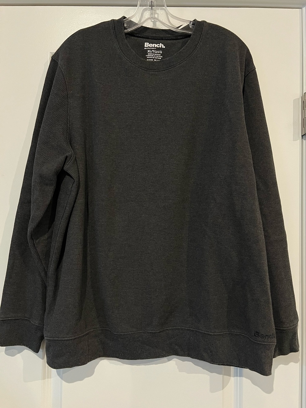 Men’s Bench. Urban wear charcoal gray waffle-knit crewneck shirt. XL. Pre-owned.